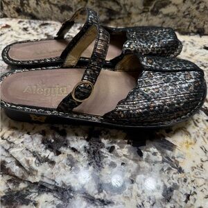 Alegria by PG LITE size 39 comfort Mary Jane’s black & brown slip on shoes